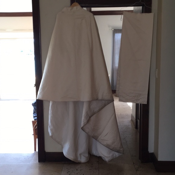 Wedding Dress - Picture 3 of 4